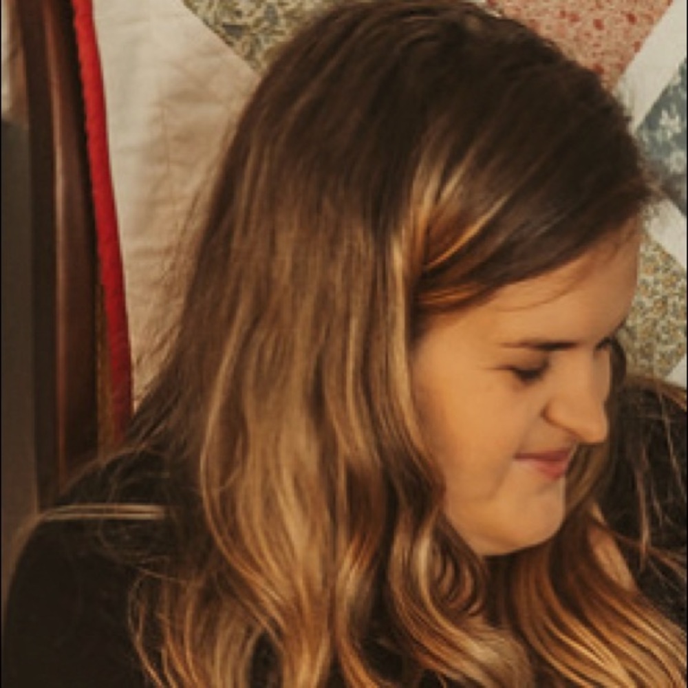 Meet your Posher, Hollie